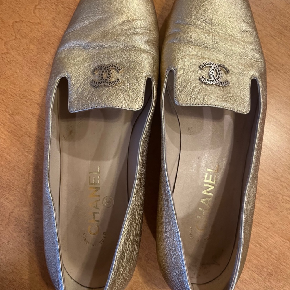 CHANEL Metallic Gold Leather Loafers with CC Logo FINAL SALE!!! NO LOW BALLERS! - Picture 3 of 8